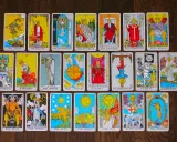 Czy tarot jest bezpieczny? Jak używać kart świadomie i bez obaw.